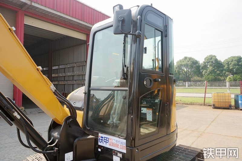 三一重工SY55U挖掘机整机外观