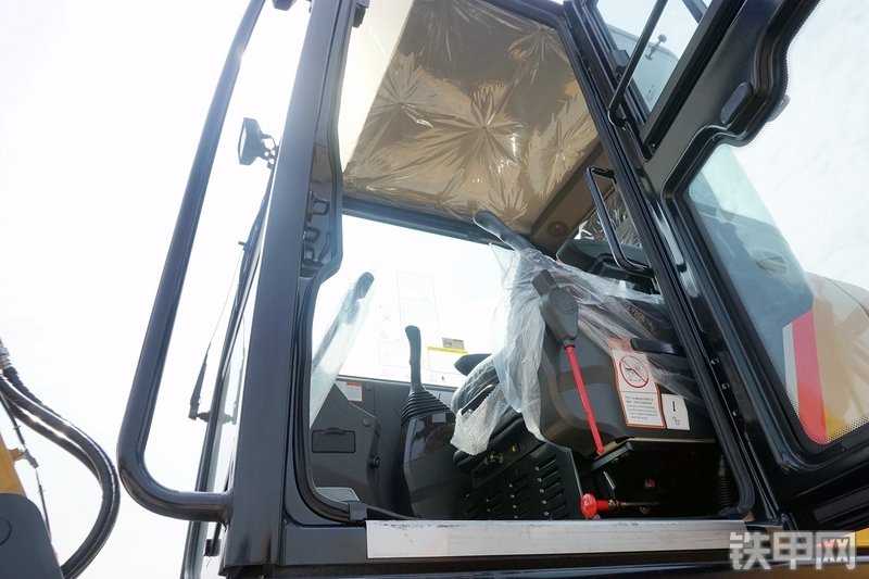 三一重工SY55C挖掘机局部