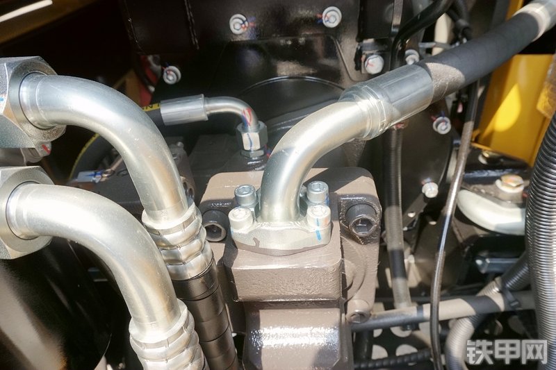 三一重工SY75C挖掘机局部