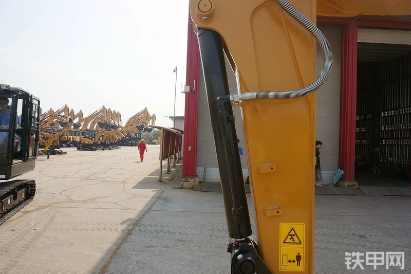 三一重工SY55U挖掘机局部