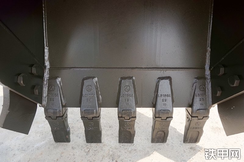 三一重工SY75C挖掘机局部