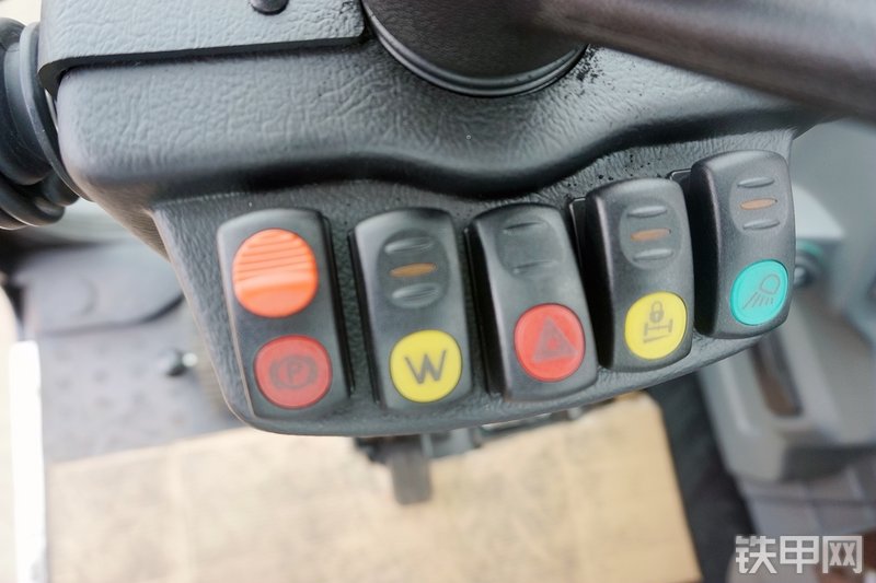 三一重工SY65W挖掘机局部