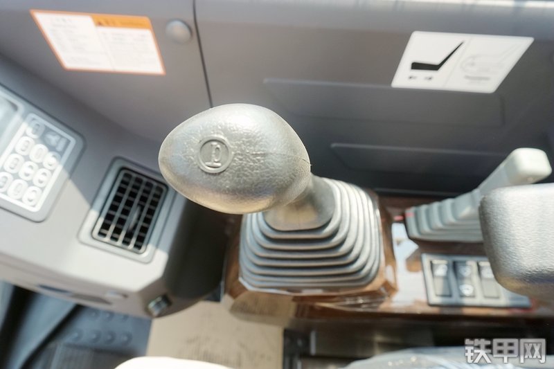 三一重工SY55C挖掘机局部