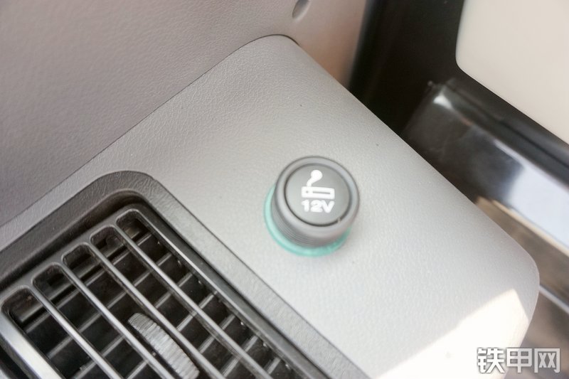 三一重工SY55U挖掘机局部