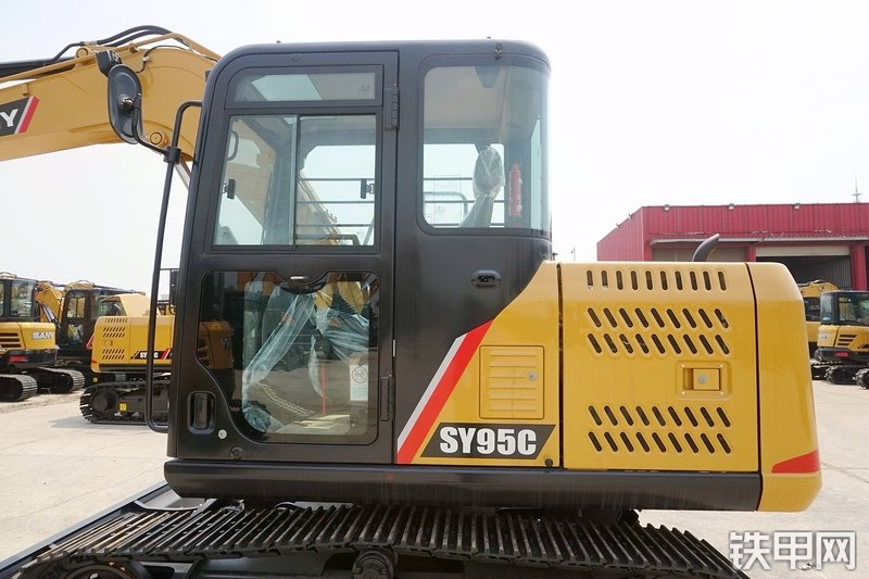 三一重工SY95C挖掘机整机外观