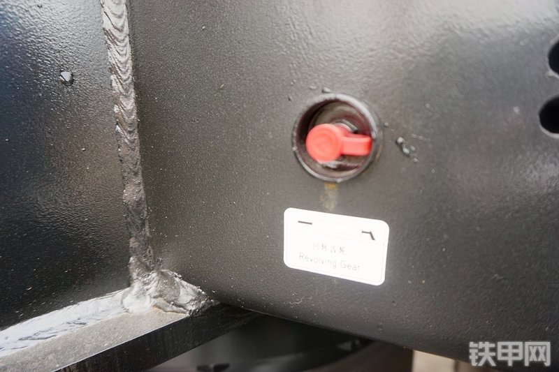 三一重工SY65W挖掘机局部