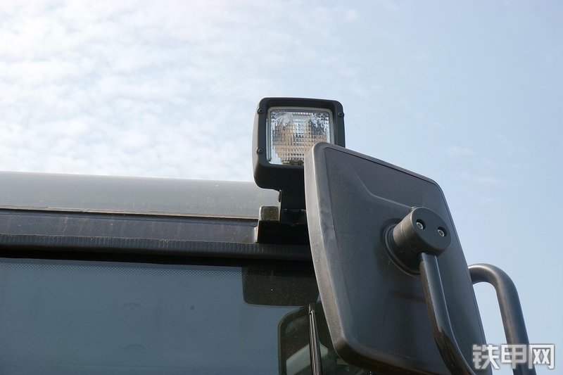 三一重工SY55U挖掘机局部