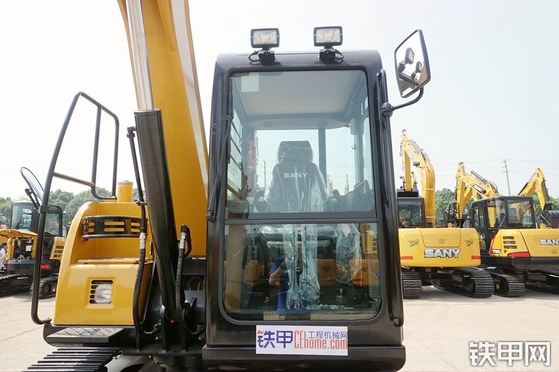 三一重工SY75C挖掘机局部