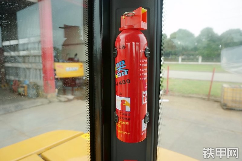 三一重工SY65W挖掘机局部