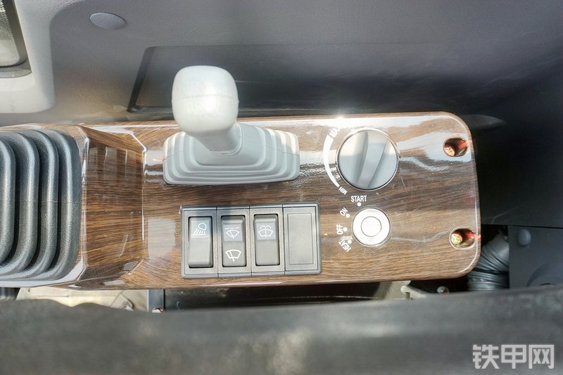 三一重工SY95C挖掘机局部