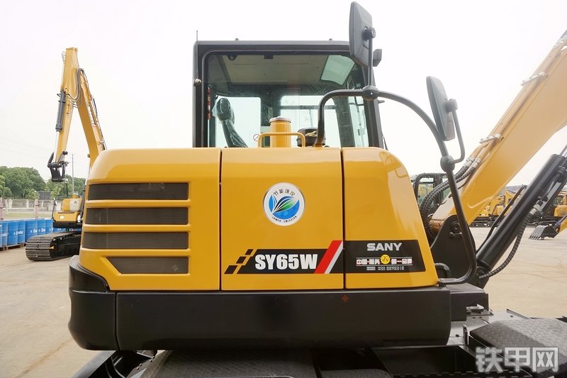 三一重工SY65W挖掘机整机外观