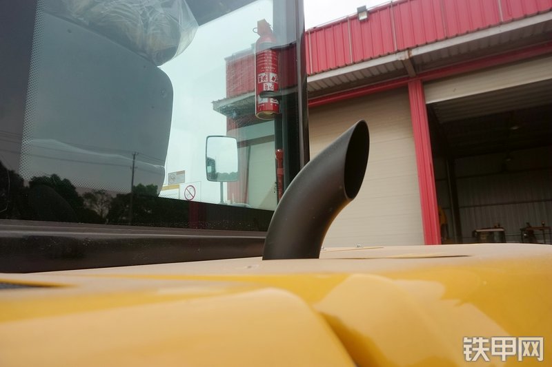 三一重工SY65W挖掘机局部