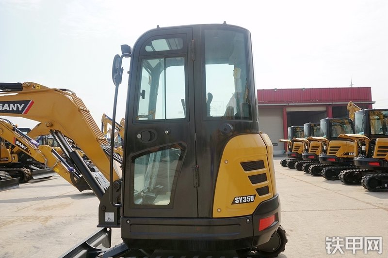 三一重工SY35U挖掘机整机外观