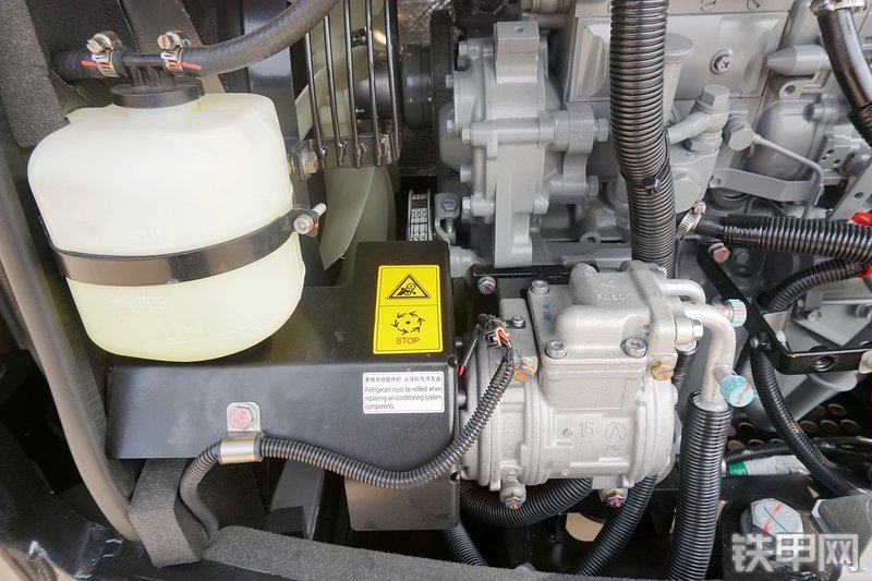 三一重工SY55C挖掘机局部