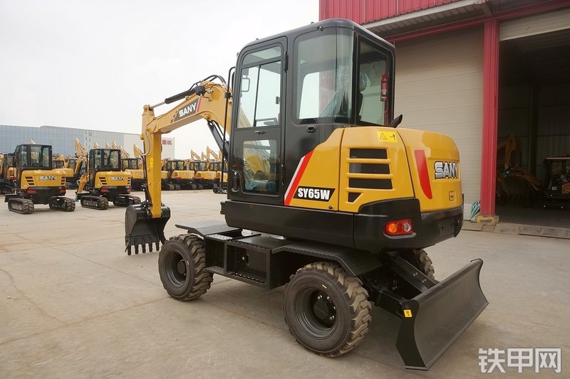 三一重工SY65W挖掘机整机外观