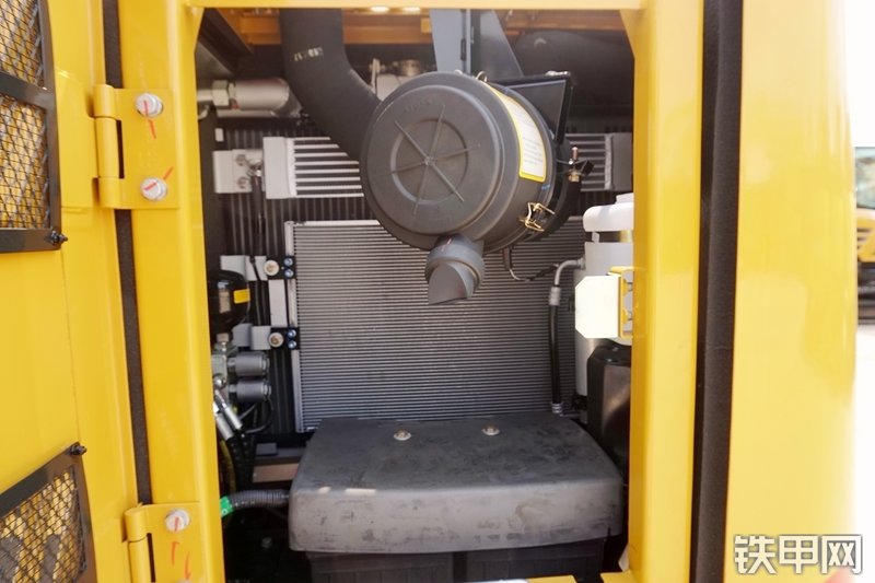 三一重工SY75C挖掘机局部