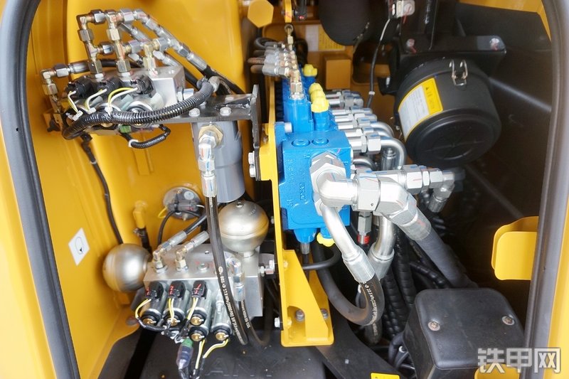 三一重工SY65W挖掘机局部