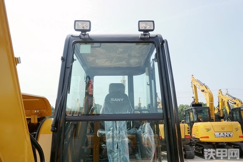 三一重工SY55C挖掘机局部