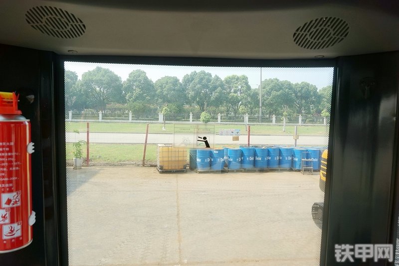 三一重工SY55U挖掘机局部