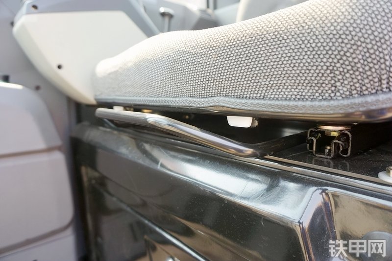 三一重工SY55U挖掘机局部