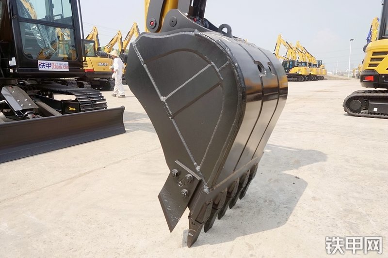 三一重工SY75C挖掘机局部