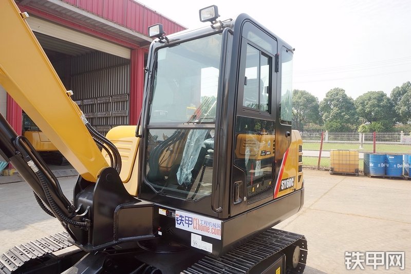 三一重工SY60C挖掘机整机外观