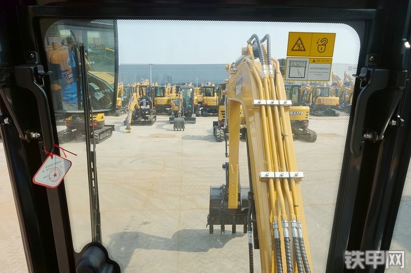 三一重工SY55U挖掘机局部