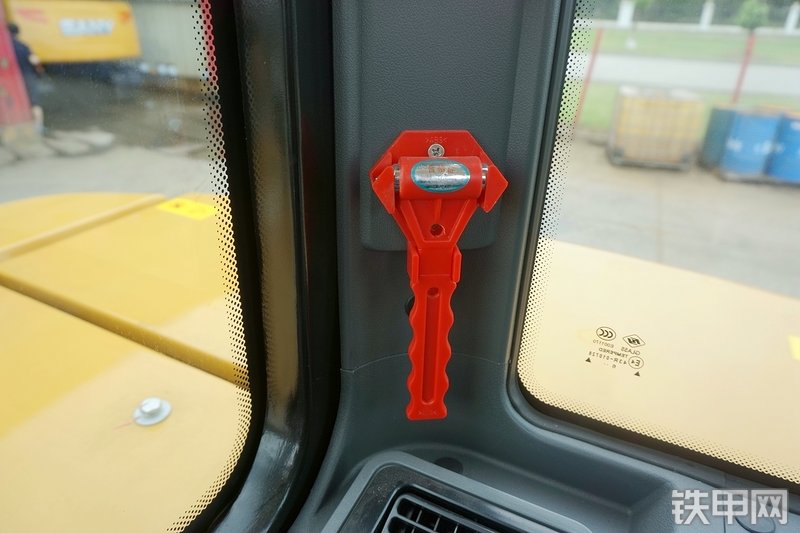 三一重工SY65W挖掘机局部