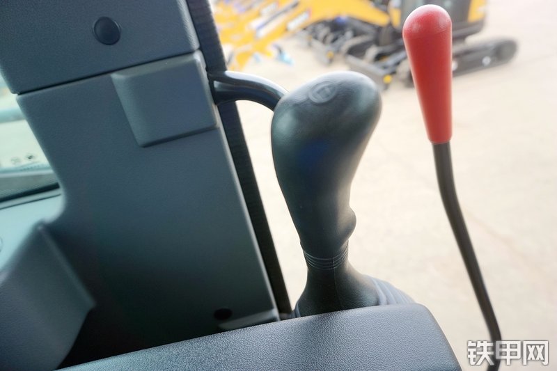 三一重工SY65W挖掘机局部