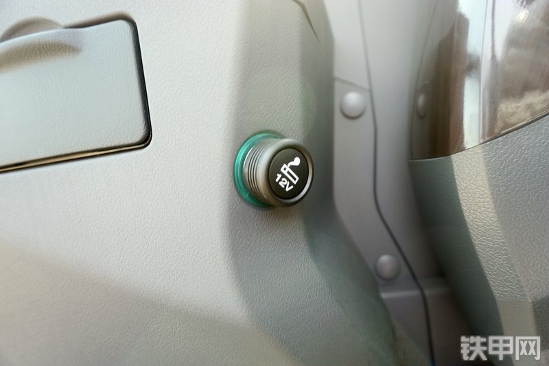 三一重工SY60C挖掘机局部