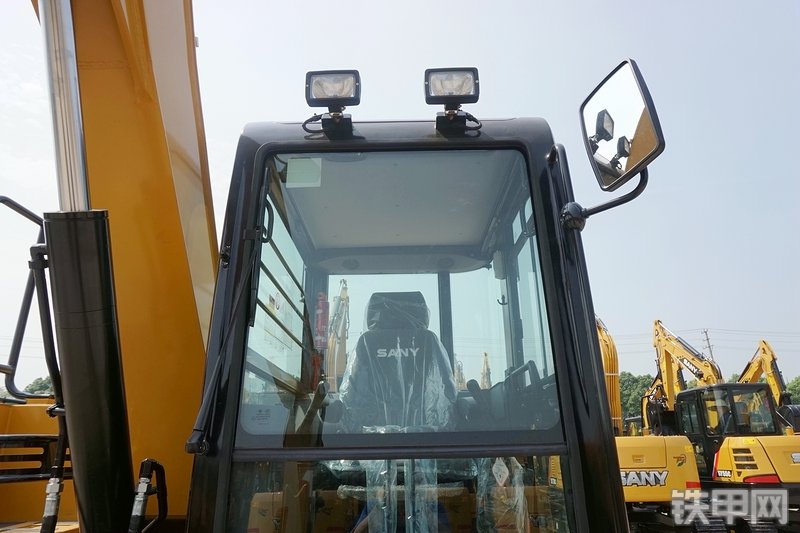 三一重工SY75C挖掘机局部