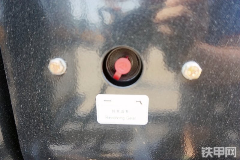 三一重工SY55U挖掘机局部