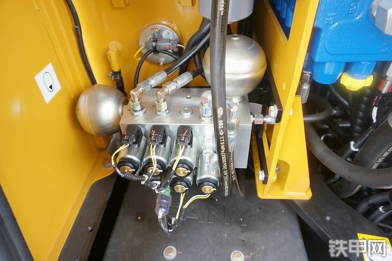 三一重工SY65W挖掘机局部