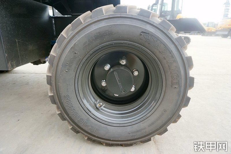 三一重工SY65W挖掘机局部