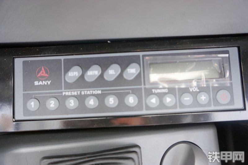 三一重工SY55U挖掘机局部