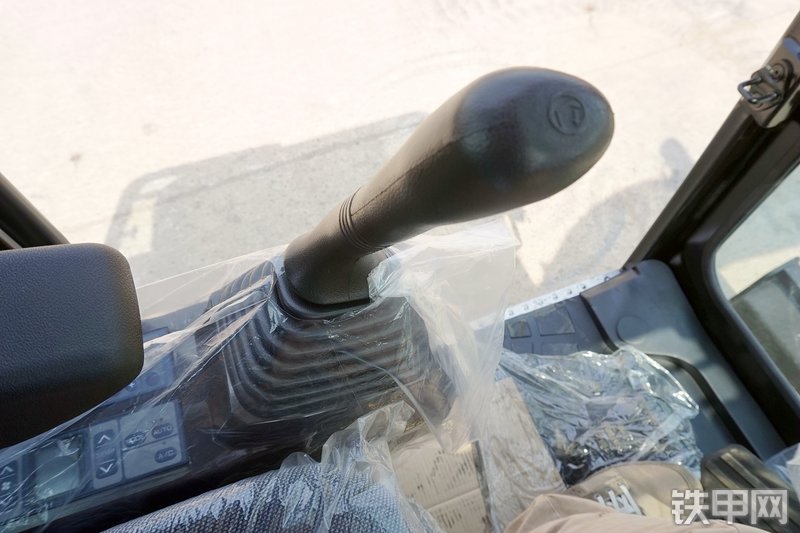 三一重工SY75C挖掘机局部