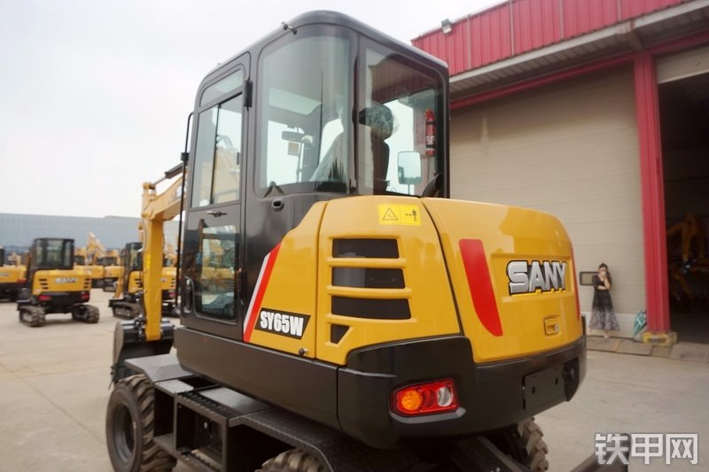 三一重工SY65W挖掘机整机外观