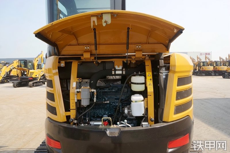 三一重工SY55U挖掘机局部