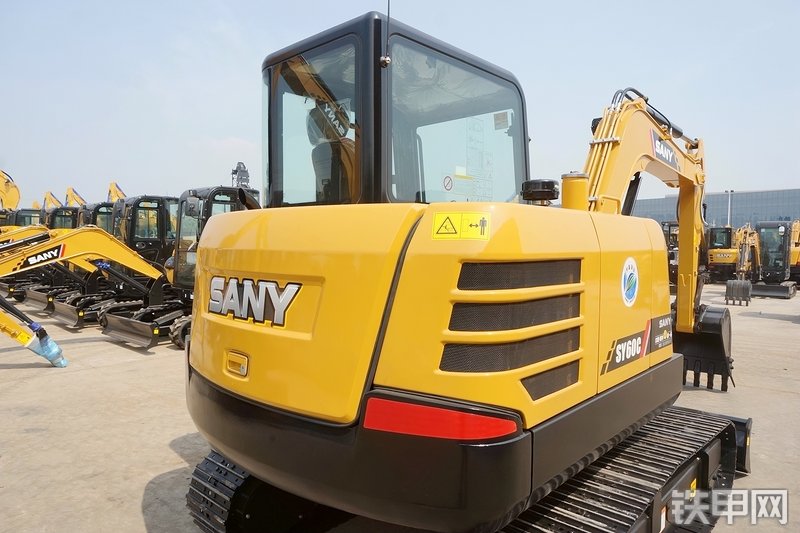 三一重工SY60C挖掘机整机外观