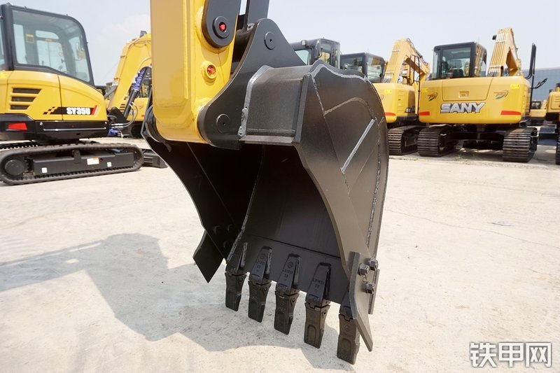 三一重工SY75C挖掘机局部