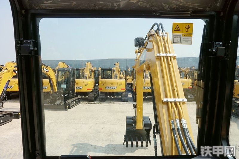 三一重工SY55C挖掘机局部