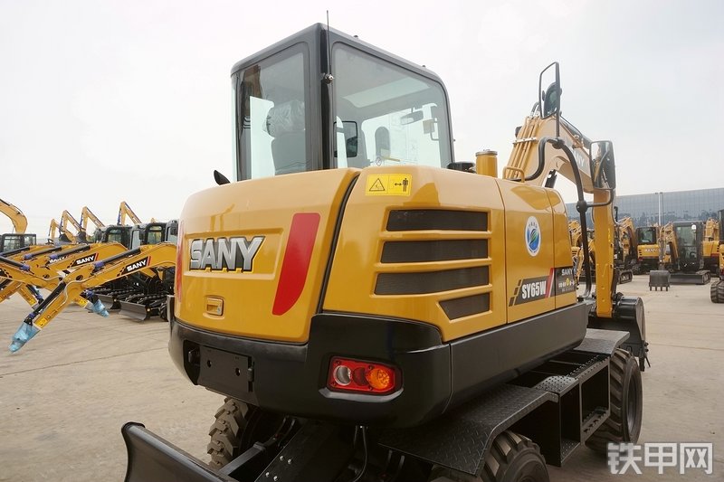 三一重工SY65W挖掘机整机外观