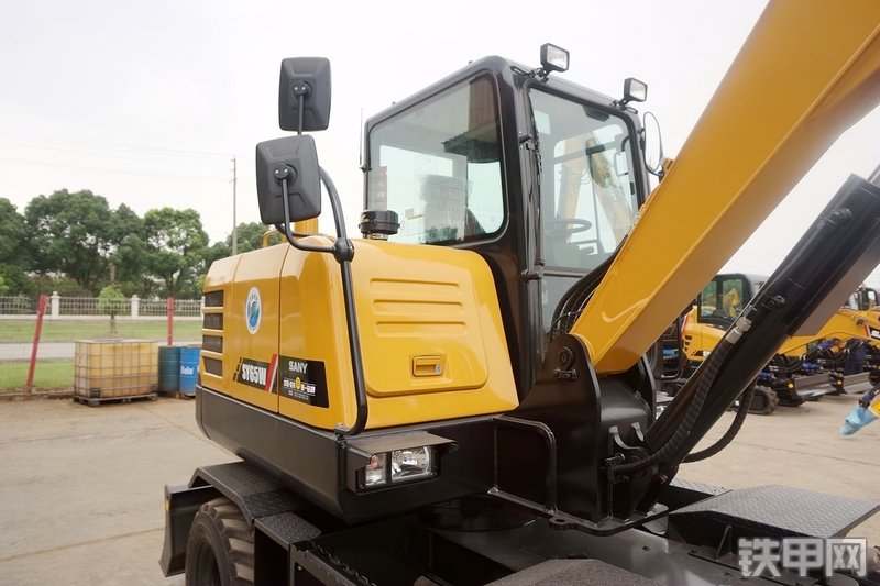 三一重工SY65W挖掘机整机外观