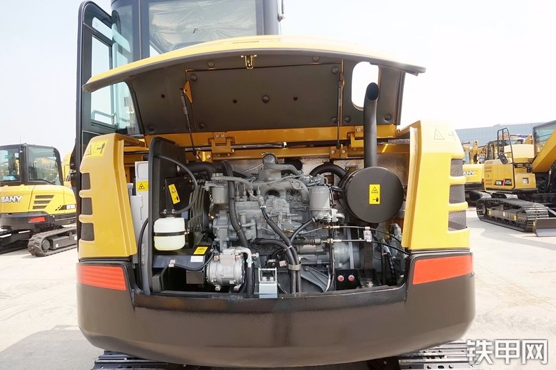 三一重工SY55C挖掘机局部