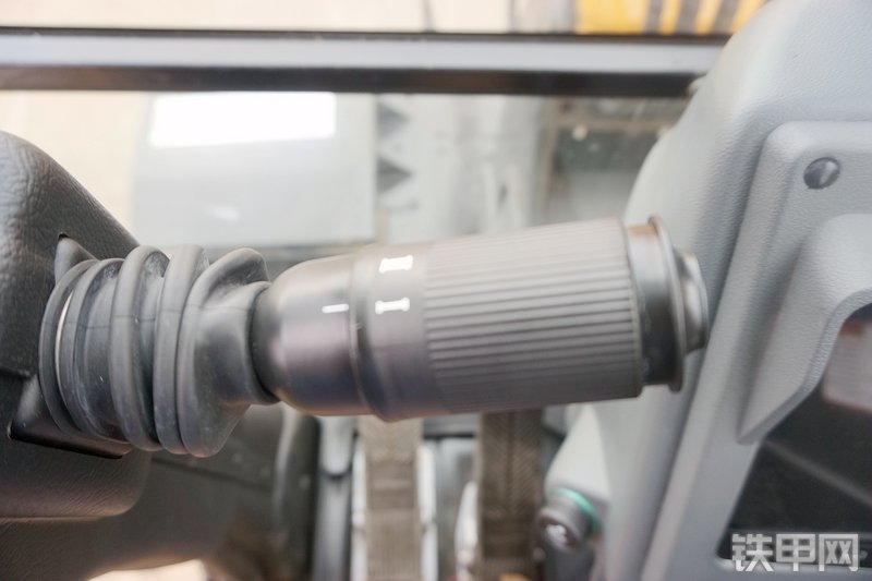 三一重工SY65W挖掘机局部