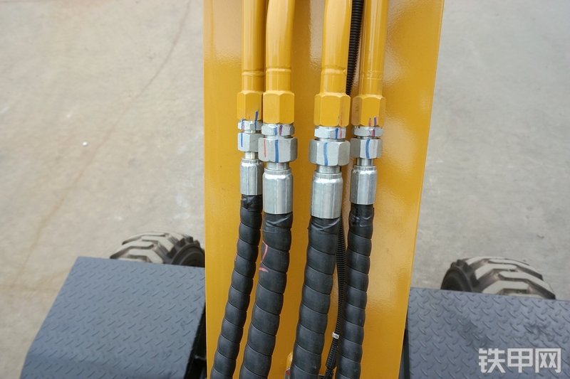 三一重工SY65W挖掘机局部