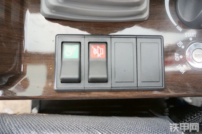 三一重工SY65W挖掘机局部