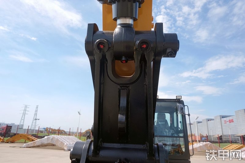 三一重工SY225C挖掘机局部