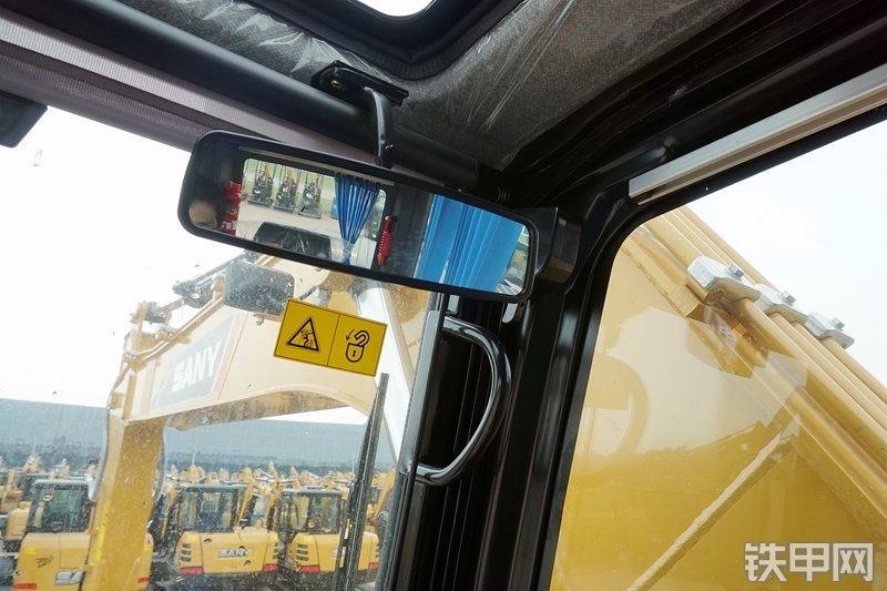 三一重工SY155W挖掘机局部