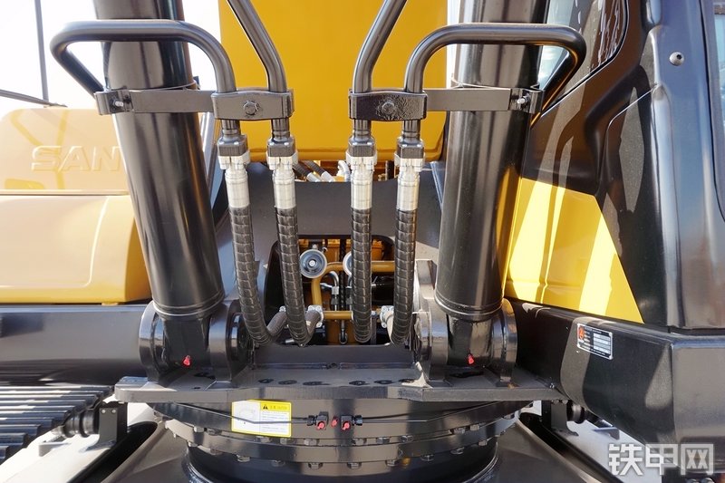 三一重工SY285C挖掘机局部